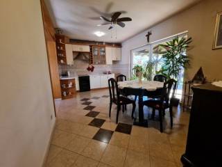 Stambeno poslovni objekt, Prodaja, Zagreb, Donja Dubrava