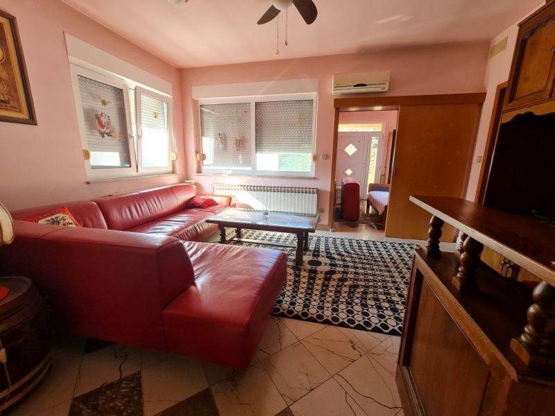 Residential-commercial property, Sale, Zagreb, Donja Dubrava