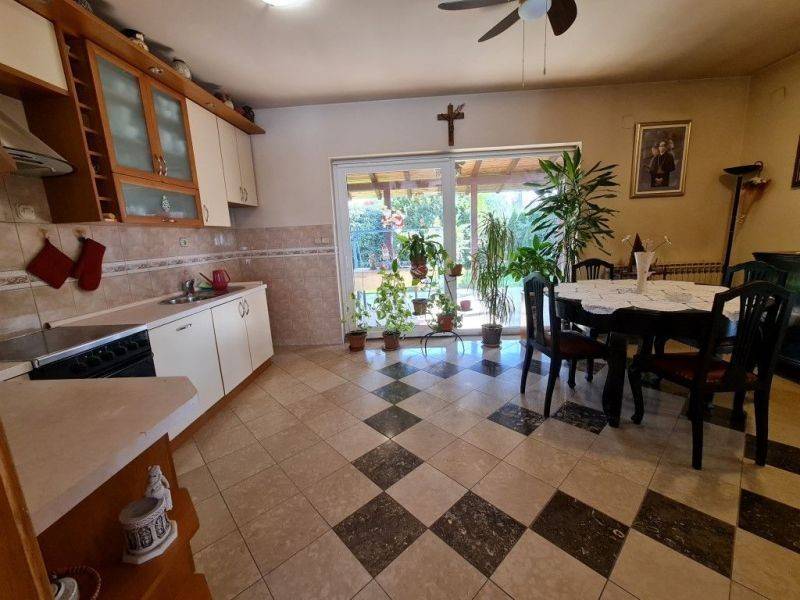 Residential-commercial property, Sale, Zagreb, Donja Dubrava