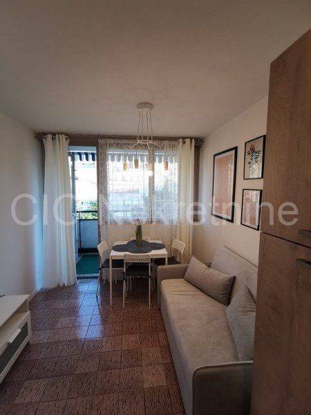Flat in a building, Rent, Split, Split