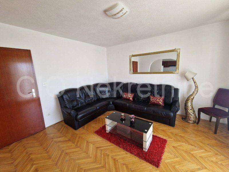 Flat in a house, Rent, Solin, Centar