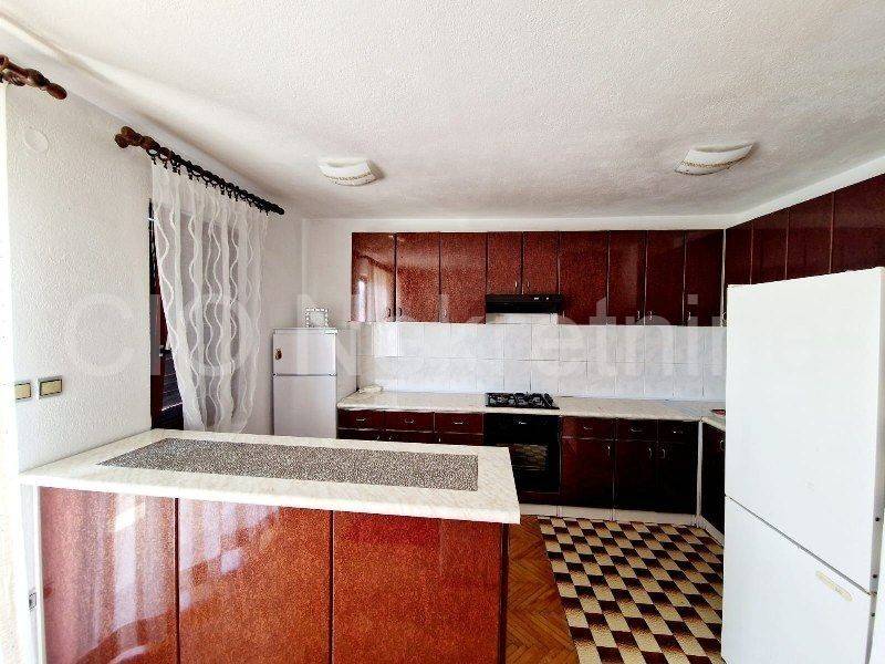 Flat in a house, Rent, Solin, Centar