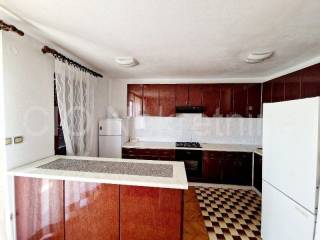 Flat in a house, Rent, Solin, Centar