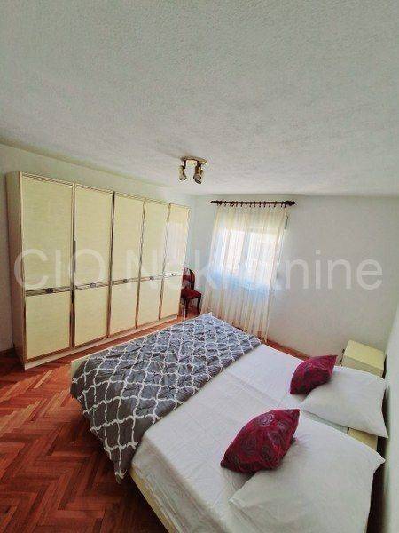 Flat in a house, Rent, Solin, Centar