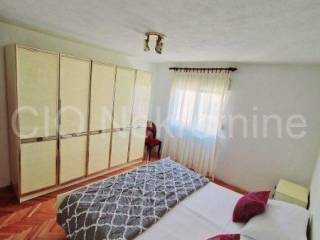 Flat in a house, Rent, Solin, Centar