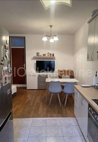 Flat in a building, Sale, Split, Split