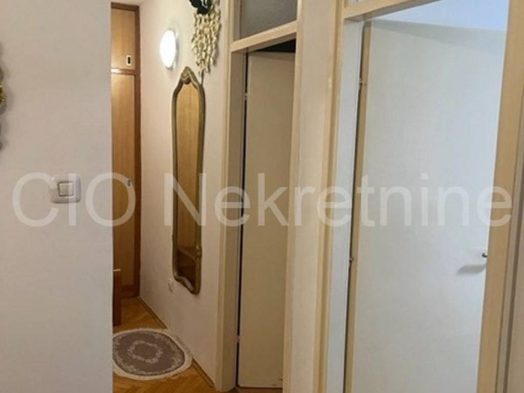 Flat in a building, Rent, Split, Split