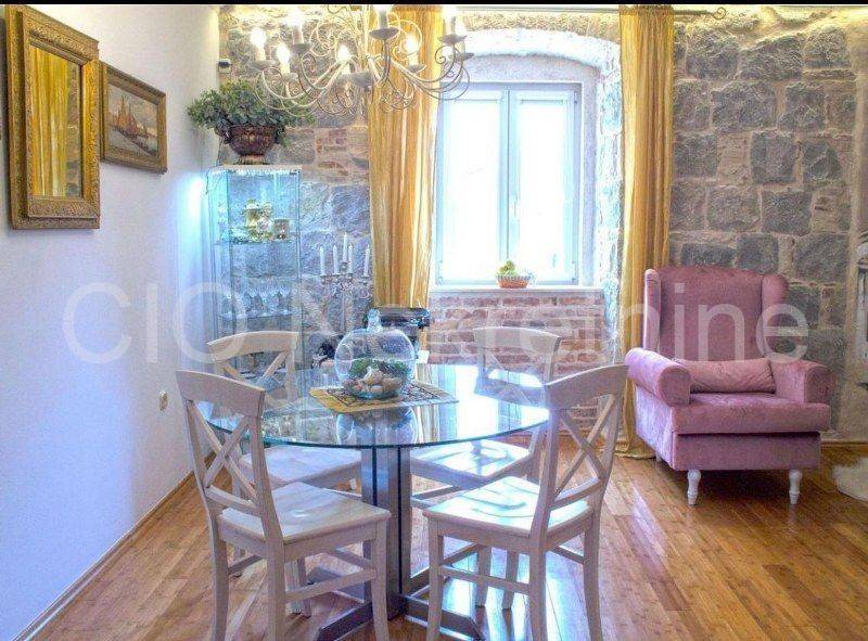 Flat in a building, Rent, Split, Split