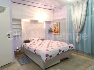 Flat in a house, Sale, Split, Split