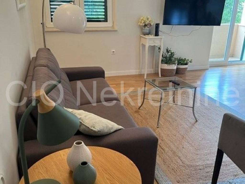 Flat in a building, Rent, Split, Split