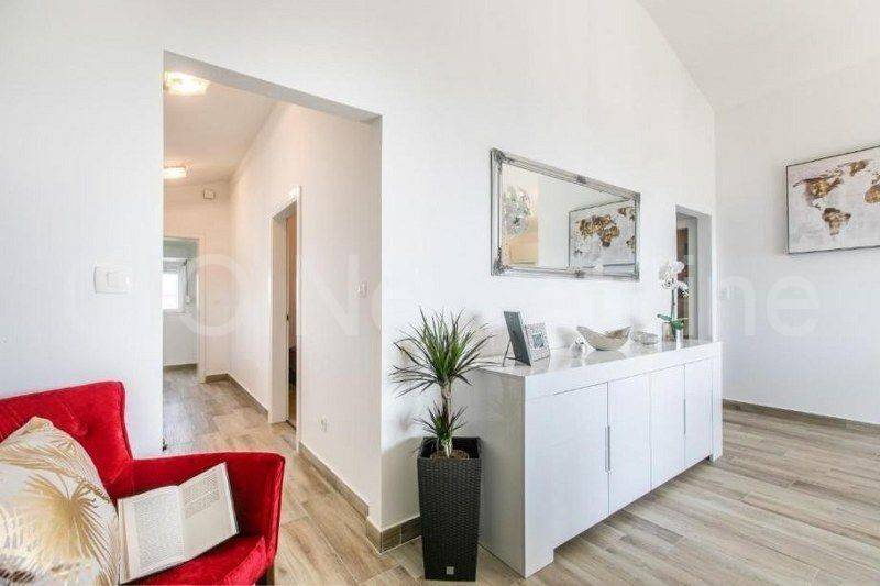 Flat in a house, Rent, Split - Okolica, Stobreč