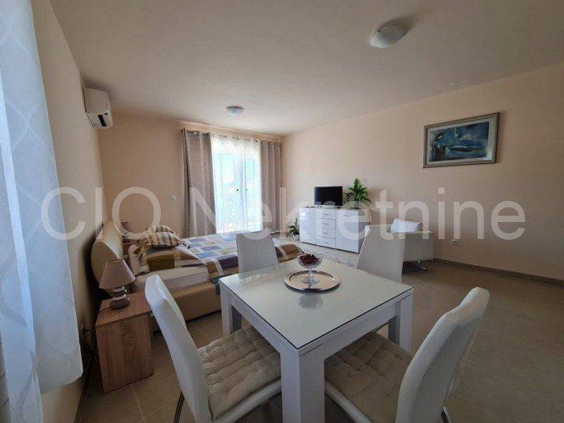 House with apartments, Sale, Marina, Vinišće