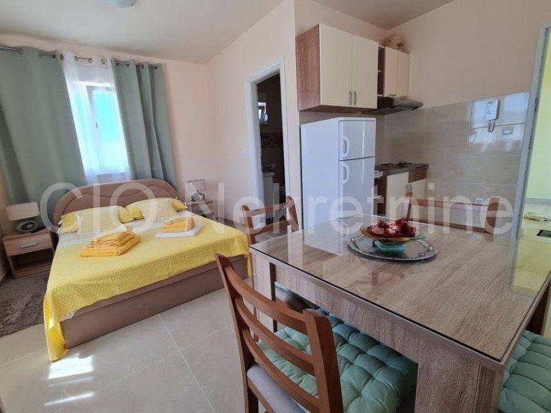 House with apartments, Sale, Marina, Vinišće