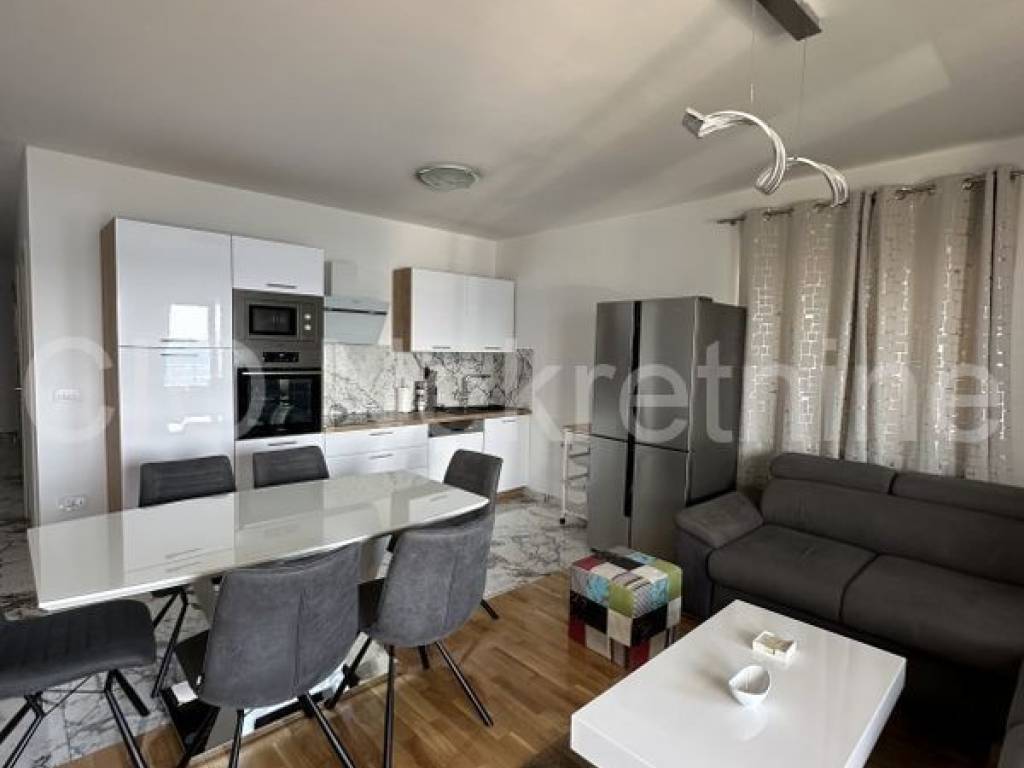 Flat in a building, Sale, Okrug, Okrug Gornji