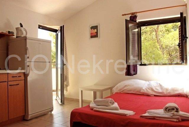 House with apartments, Sale, Hvar, Sveta Nedjelja