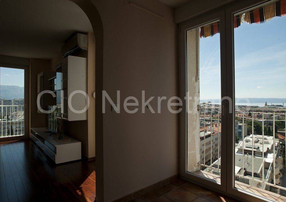 Flat in a building, Sale, Split, Split