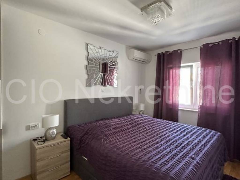 Flat in a building, Sale, Okrug, Okrug Gornji