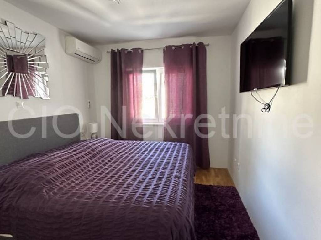 Flat in a building, Sale, Okrug, Okrug Gornji