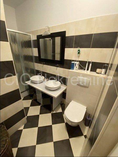 Flat in a building, Rent, Split, Split