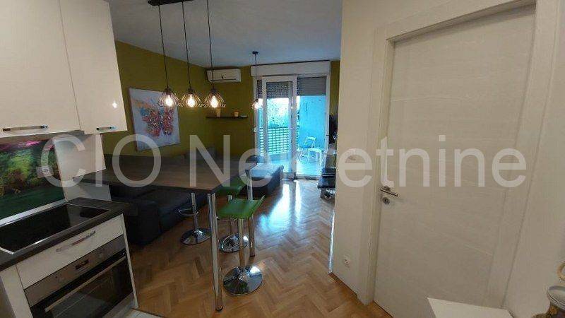 Flat in a building, Rent, Split, Split