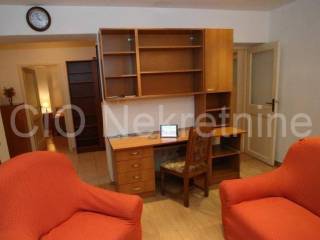 Stan u zgradi, Najam, Split, Split