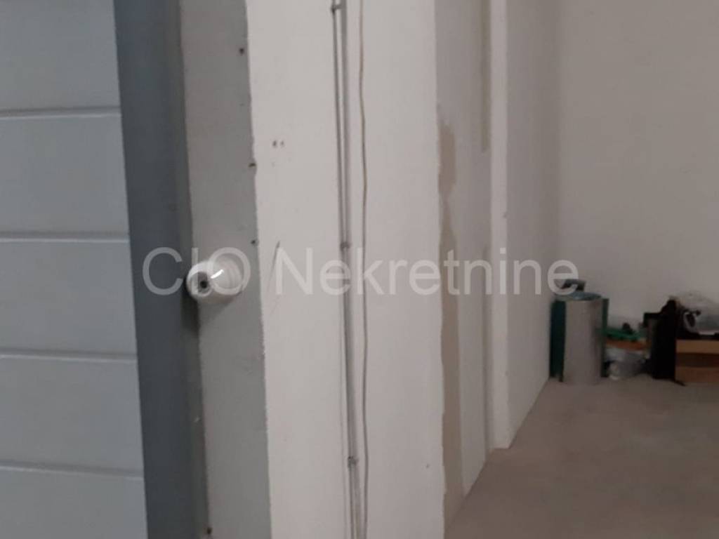Inner garage space, Sale, Split, Split