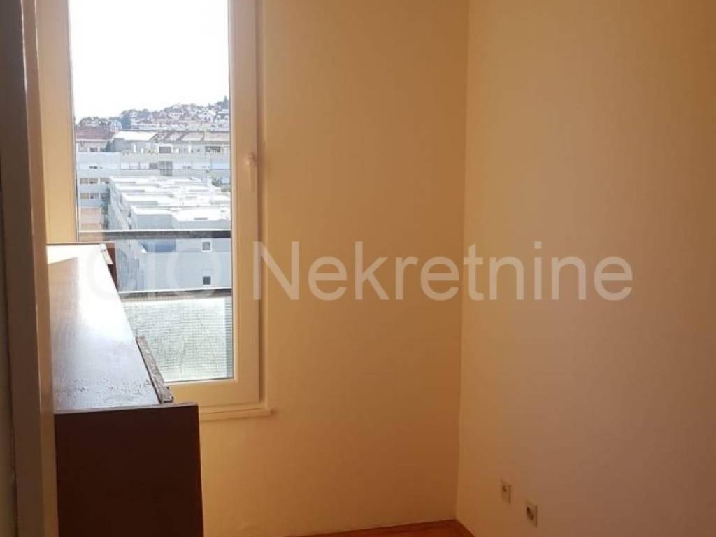 Flat in a building, Sale, Split, Split