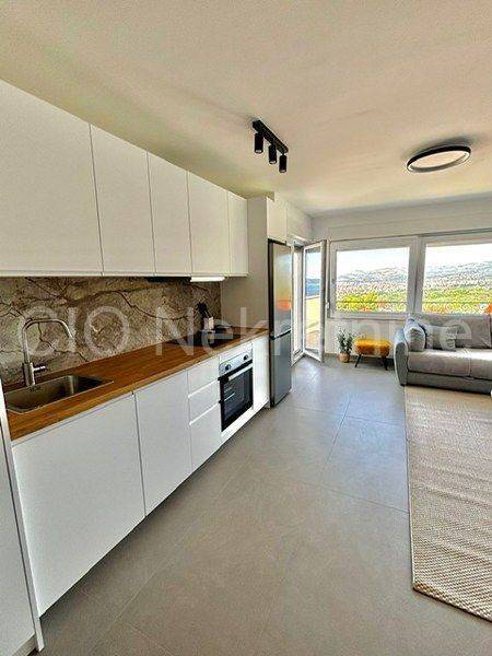 Flat in a house, Rent, Kaštela, Kaštel Kambelovac