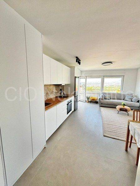Flat in a house, Rent, Kaštela, Kaštel Kambelovac