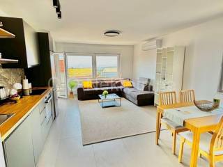 Flat in a house, Rent, Kaštela, Kaštel Kambelovac