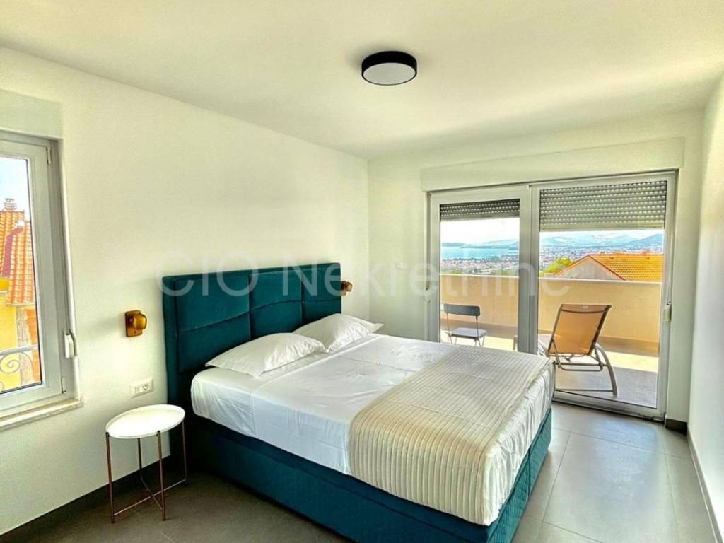 Flat in a house, Rent, Kaštela, Kaštel Kambelovac