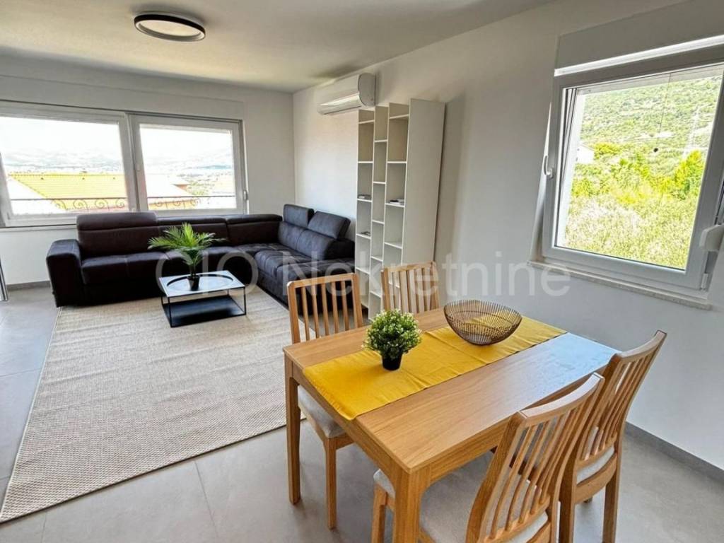 Flat in a house, Rent, Kaštela, Kaštel Kambelovac