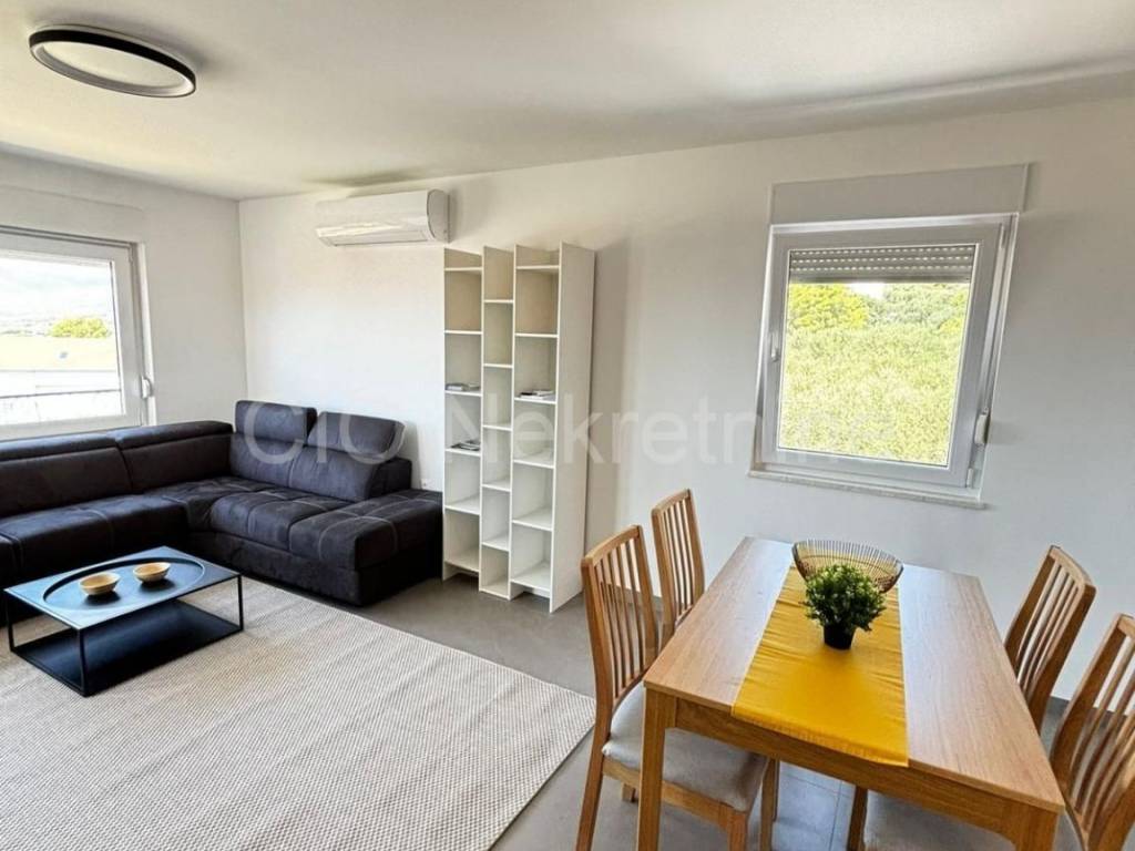 Flat in a house, Rent, Kaštela, Kaštel Kambelovac