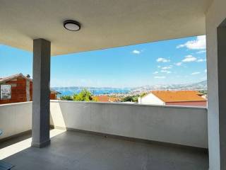 Flat in a house, Rent, Kaštela, Kaštel Kambelovac