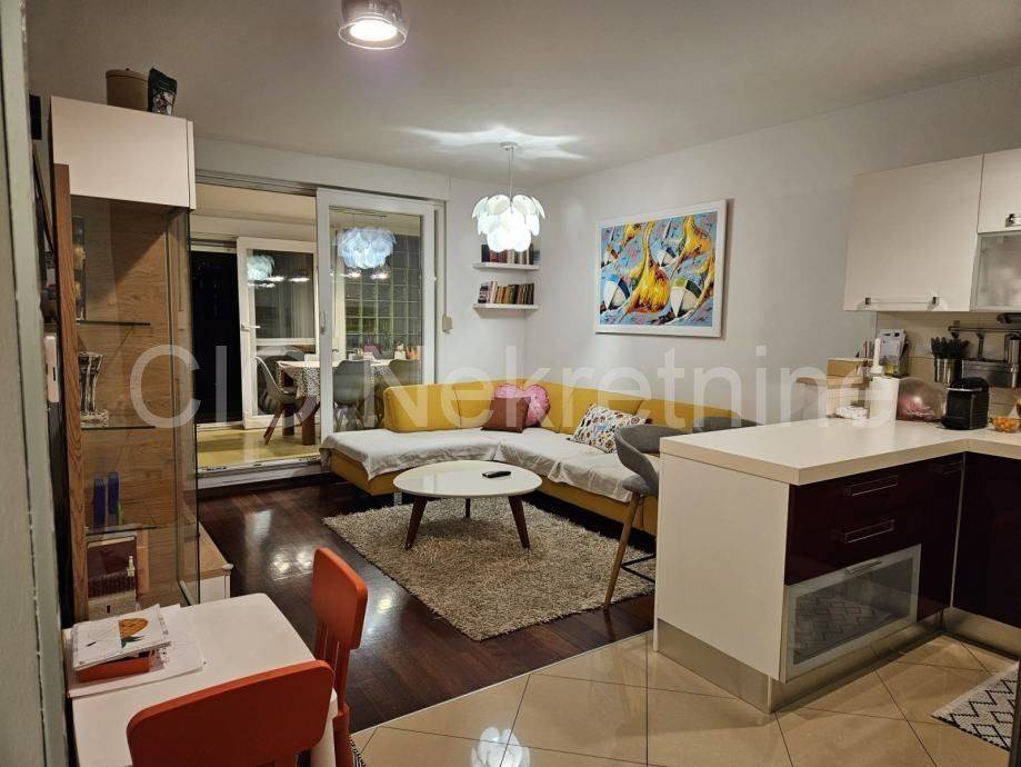 Flat in a building, Sale, Split, Split