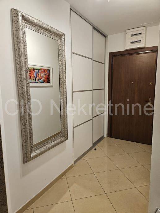 Flat in a building, Sale, Split, Split