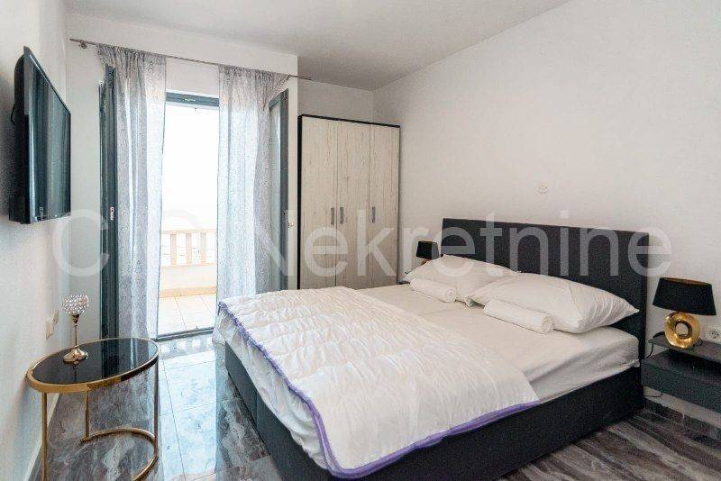 Flat in a house, Rent, Podstrana, Podstrana