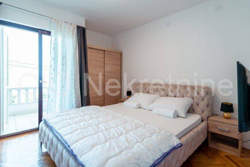 Flat in a house, Rent, Podstrana, Podstrana