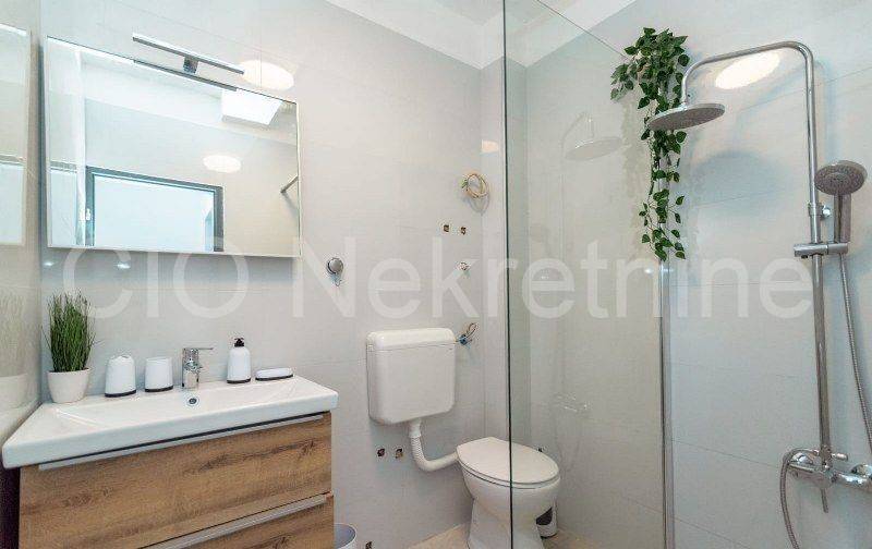 Flat in a house, Rent, Podstrana, Podstrana