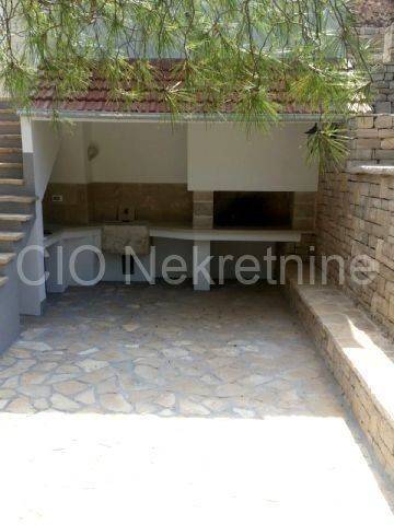 Building - catering and tourism zone, Sale, Jelsa, Gdinj
