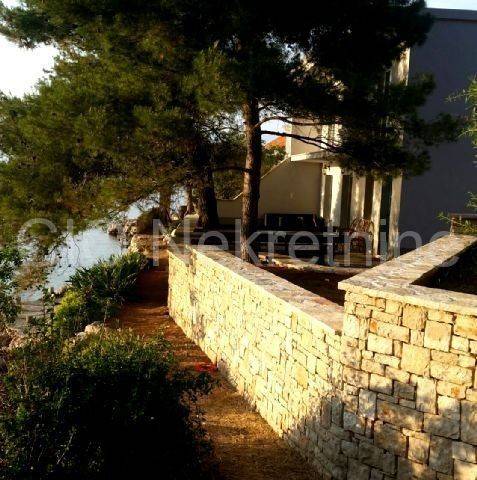 Building - catering and tourism zone, Sale, Jelsa, Gdinj
