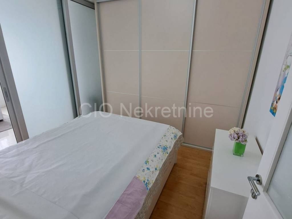 Flat in a building, Sale, Split, Split