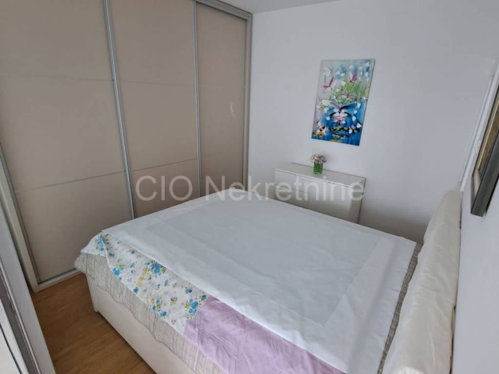 Flat in a building, Sale, Split, Split