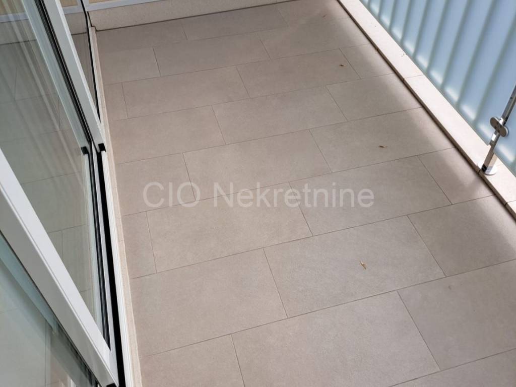 Flat in a building, Sale, Split, Split