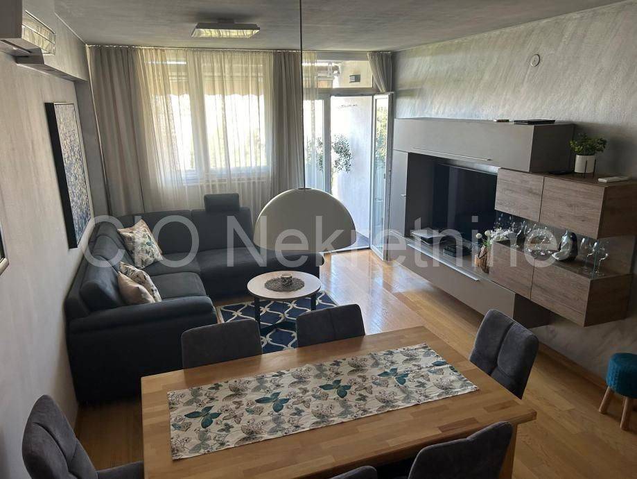 Flat in a building, Sale, Split, Split
