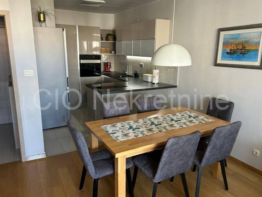 Flat in a building, Sale, Split, Split