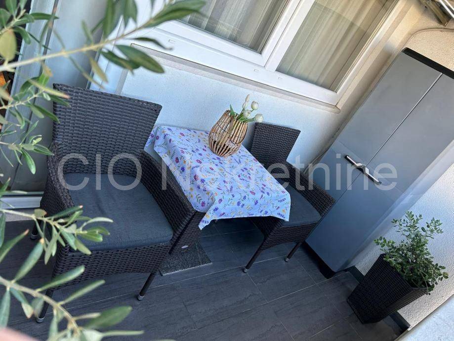 Flat in a building, Sale, Split, Split