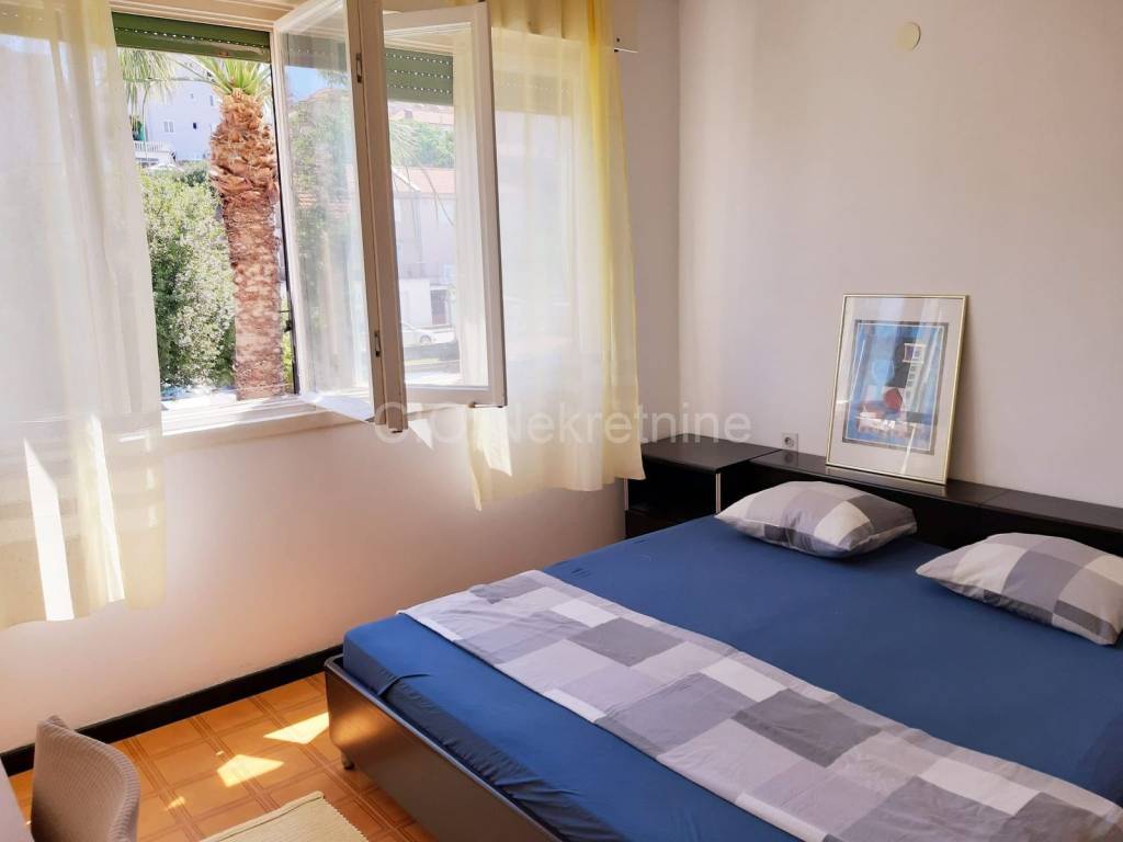 Flat in a building, Rent, Split, Split