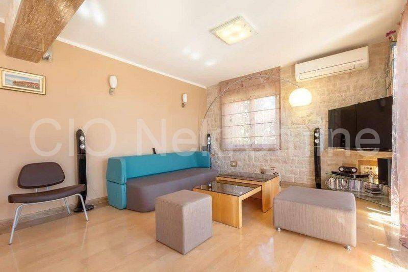 Flat in a house, Rent, Split, Split