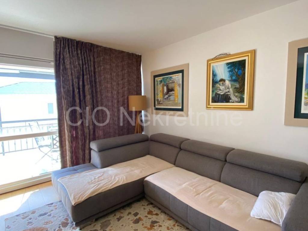 Flat in a building, Sale, Bol, Bol
